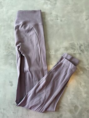 LULULEMON SIZE 2 LILA LEGGING